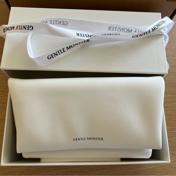 Gentle Monster Heizer KC6 Sunglasses, New with case - Picture 4 of 5